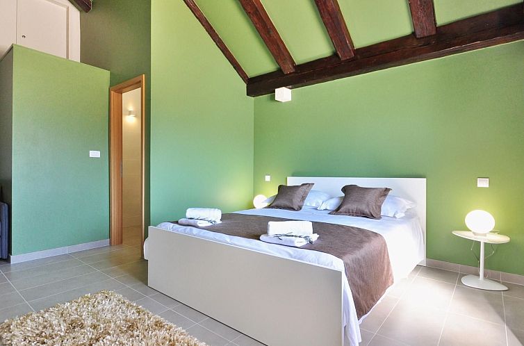 Vakantiehuis mit Terrasse und Pool in herrlicher Naturlandsc