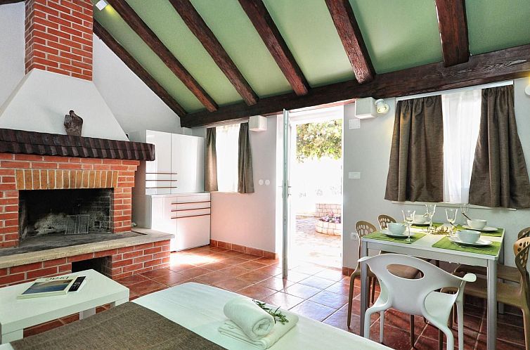 Vakantiehuis mit Terrasse und Pool in herrlicher Naturlandsc