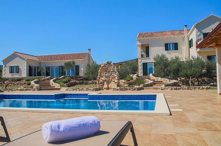 Vakantiehuis in Pučišća mit Privatem Pool