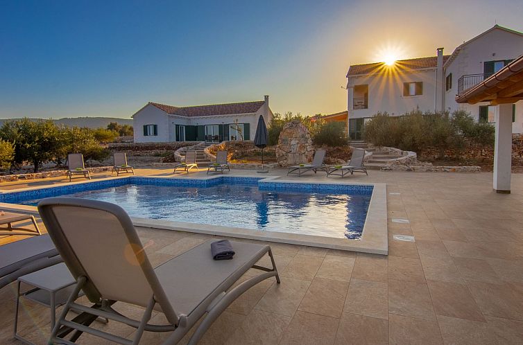 Vakantiehuis in Pučišća mit Privatem Pool