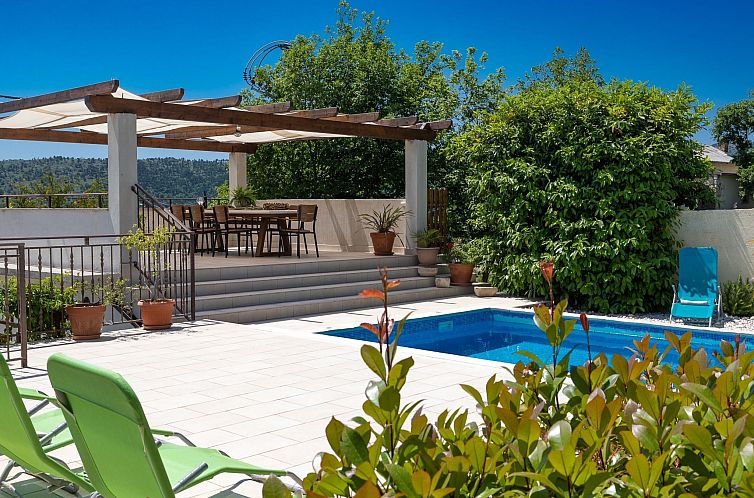Vakantiehuis Ferienvilla mit privatem Pool