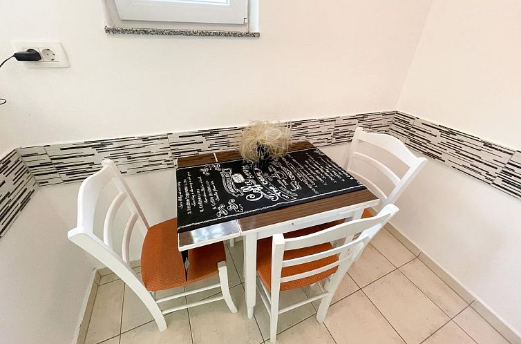 Appartement in Crikvenica mit Terrasse
