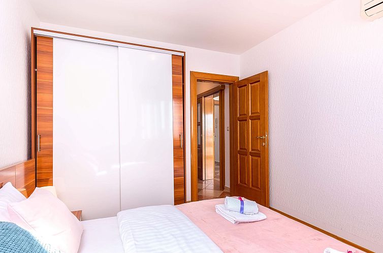 Appartement Wohnung mit Balkon und Meerblick