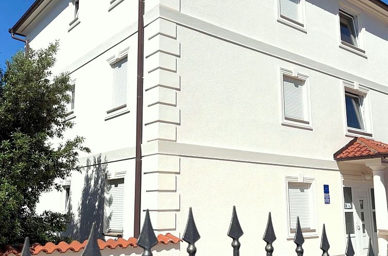 Appartement Wohnung mit Balkon und Meerblick