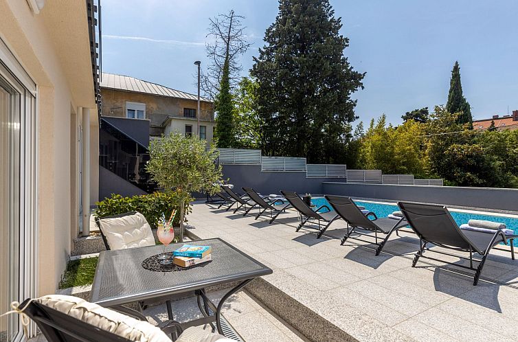 Appartement Moderne Wohnung in Crikvenica mit Pool