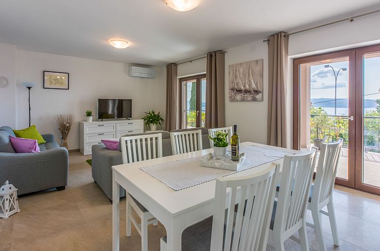 Appartement Wohnung im Erdgeschoss mit Terrasse