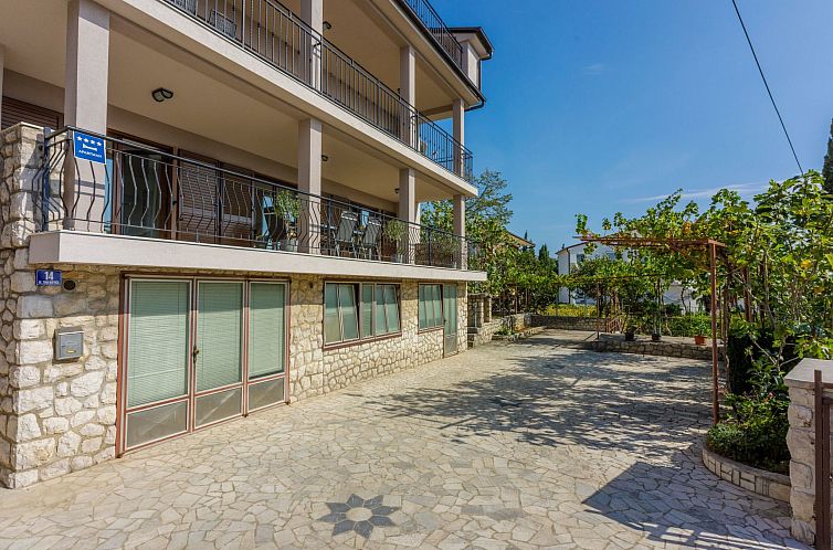 Appartement Wohnung im Erdgeschoss mit Terrasse