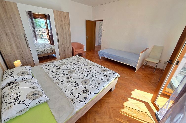 Appartement Wohnung mit Terrasse, 150 m vom Sandstrand entfe
