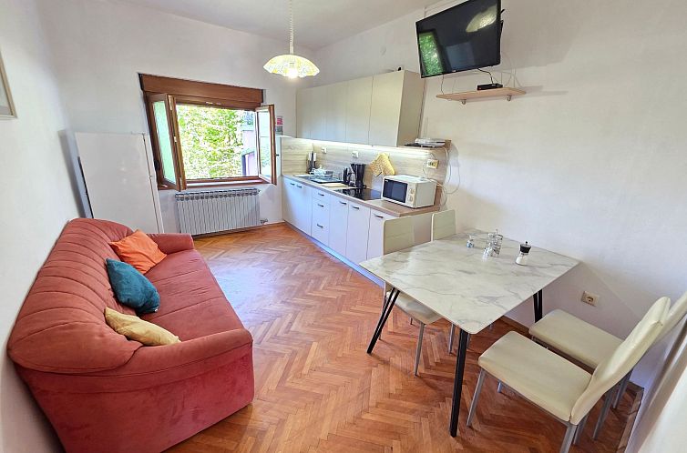 Appartement Wohnung mit Terrasse, 150 m vom Sandstrand entfe