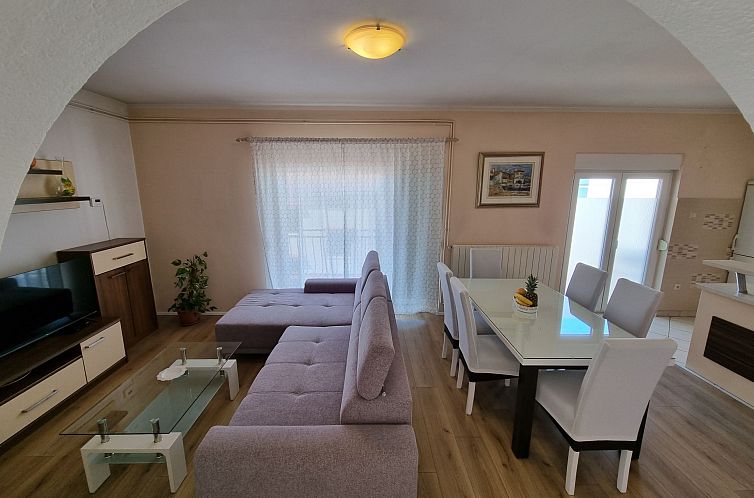 Appartement Wohnung für 5 Personen mit Balkon