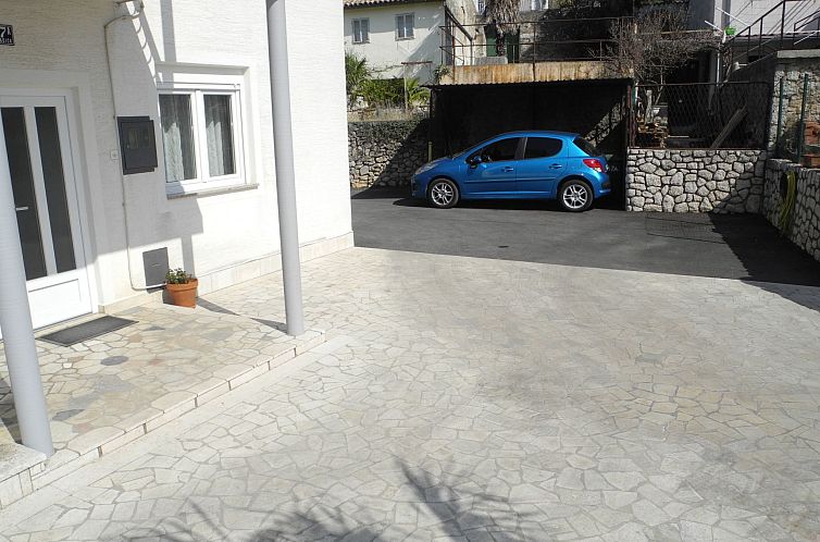 Appartement Wohnung für 5 Personen mit Balkon