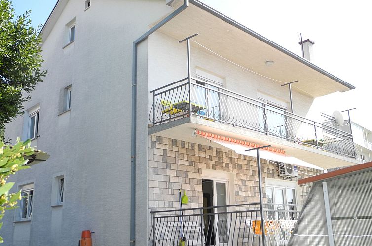 Appartement Wohnung für 5 Personen mit Balkon
