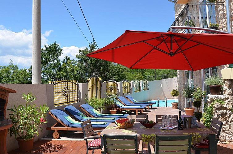 Unterkunft 10418242 - Ferienhaus Kvarner - Vakantiehuis Großes Ferienhaus mit eigenem Pool und Terrass