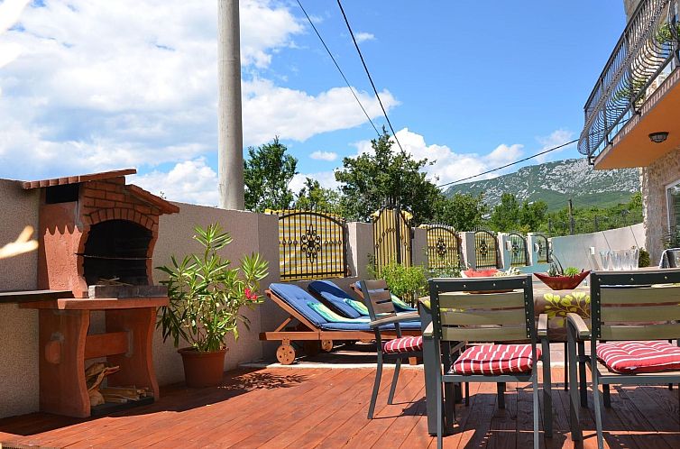 Vakantiehuis Großes Ferienhaus mit eigenem Pool und Terrass