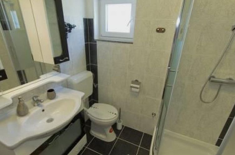 Vakantiehuis Großes Ferienhaus mit eigenem Pool und Terrass