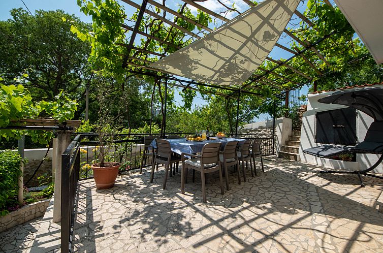 Guest house 1041863 - Holiday property Kvarner - Vakantiehuis Dvor