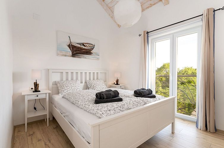 Vakantiehuis Eine luxuriöse Villa "Maslina" mit Pool und Gr