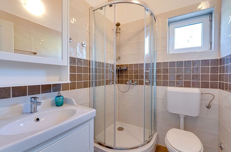 Vakantiehuis Eine luxuriöse Villa "Maslina" mit Pool und Gr