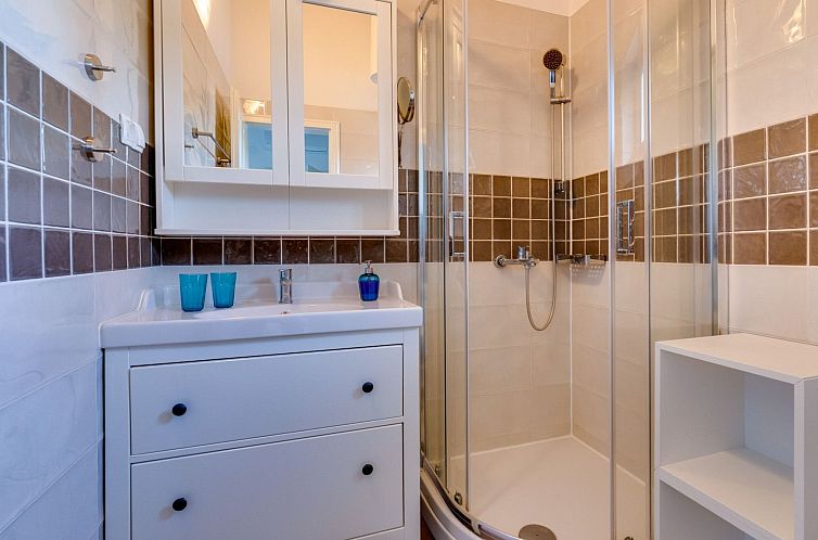 Vakantiehuis Eine luxuriöse Villa "Maslina" mit Pool und Gr