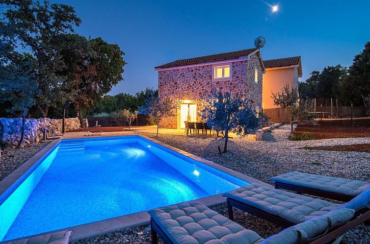 Unterkunft 10419008 - Ferienhaus Kvarner - Vakantiehuis Vila Petite - Steinvilla mit Pool