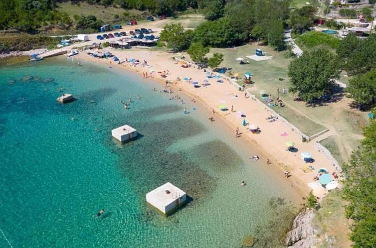 Vakantiehuis Vila Petite - Steinvilla mit Pool