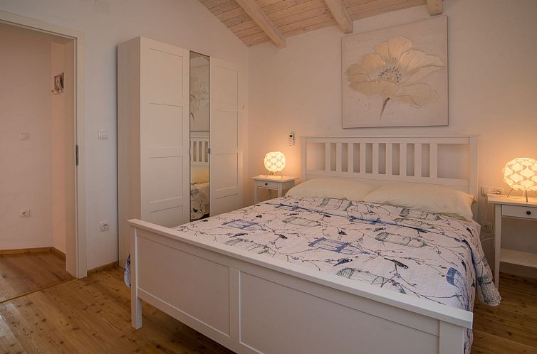 Vakantiehuis Vila Petite - Steinvilla mit Pool