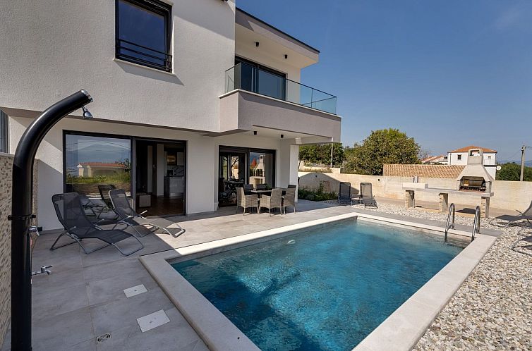 Vakantiehuis Villa "Rosemary" mit Pool und Panoramablick auf