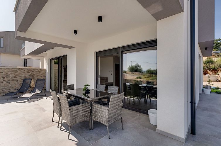Vakantiehuis Villa "Rosemary" mit Pool und Panoramablick auf