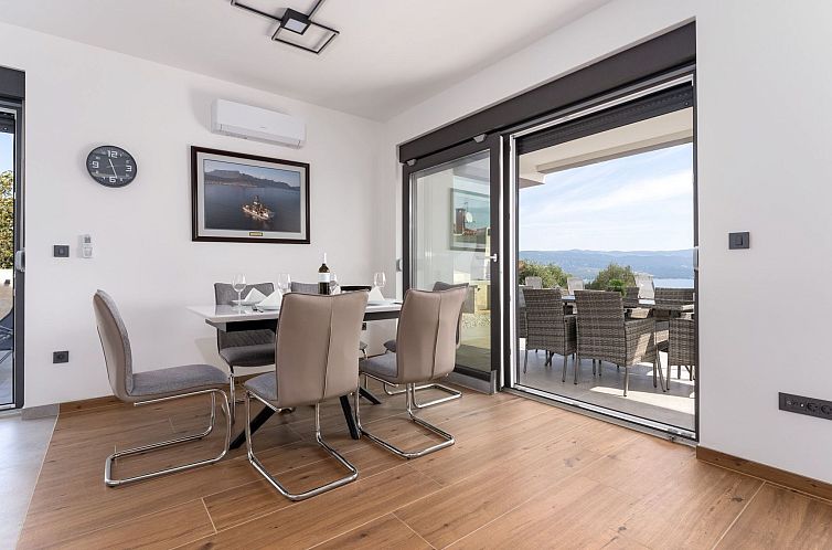 Vakantiehuis Villa "Rosemary" mit Pool und Panoramablick auf