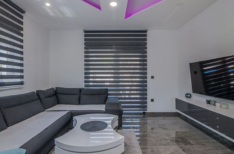 Vakantiehuis "Villa Enie" mit eigenem Pool