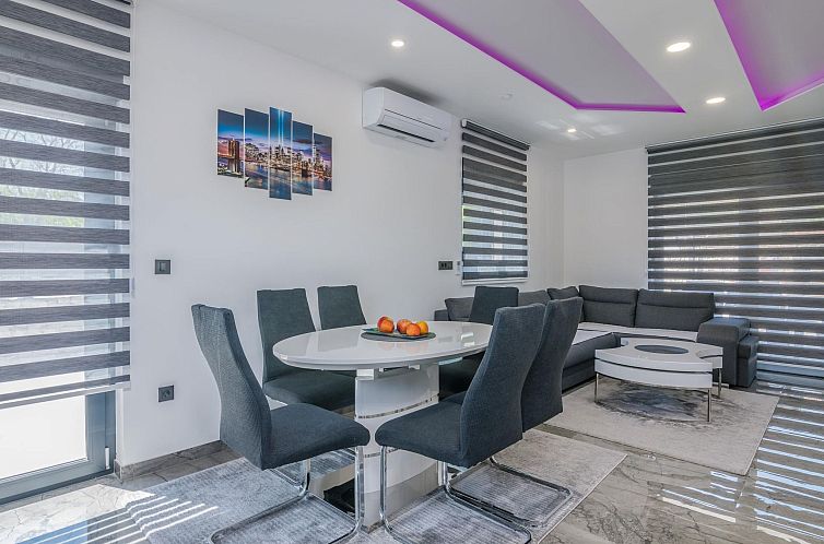 Vakantiehuis "Villa Enie" mit eigenem Pool