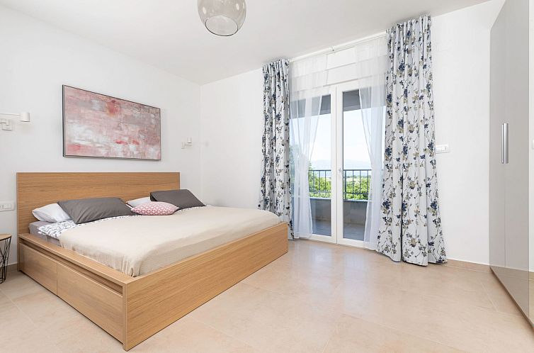 Vakantiehuis Vila Ema mit Meerblick