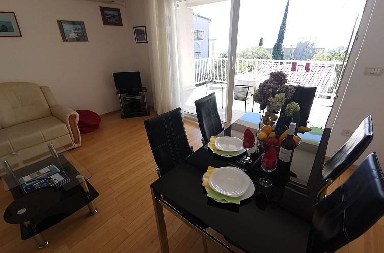 Appartement Wohnung für 5 Personen mit AC und Parkplatz