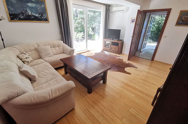 Appartement in Selce mit privatem Parkplatz
