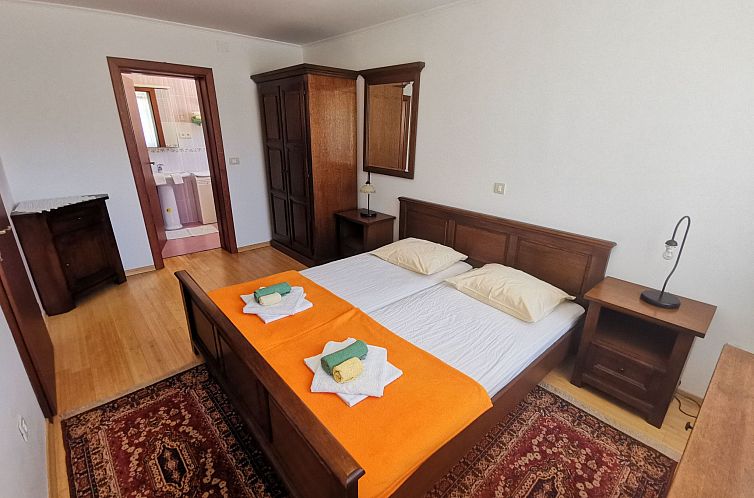 Appartement in Selce mit privatem Parkplatz