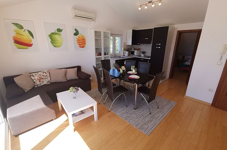 Appartement Wohnung für 6 Personen mit Terrasse und Meerbli
