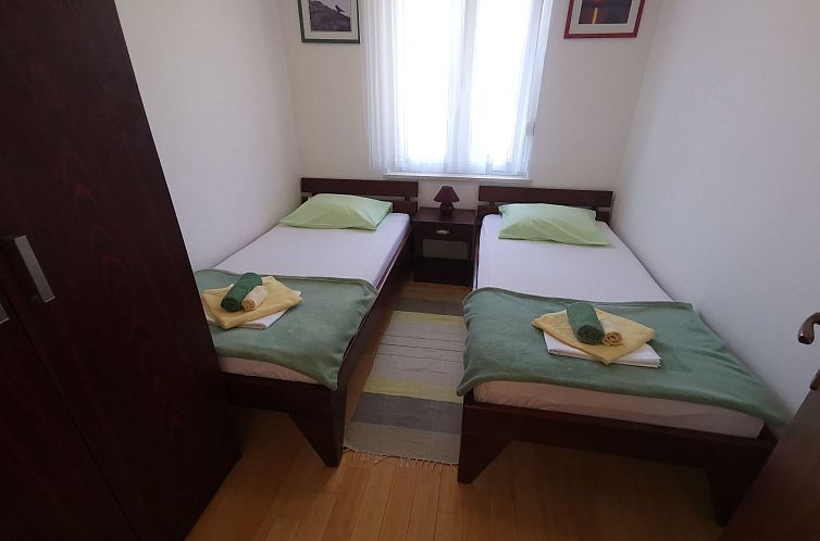 Appartement in Selce mit Balkon