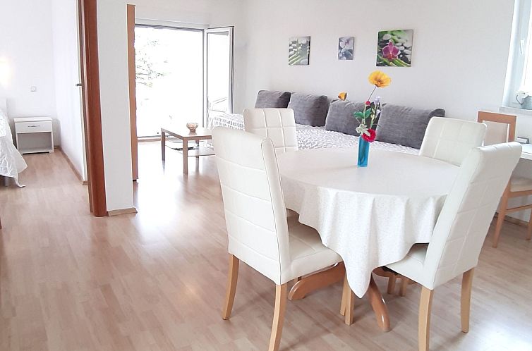 Appartement Helle Wohnung in Selce mit Terrasse