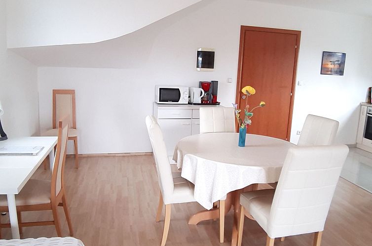 Appartement Helle Wohnung in Selce mit Terrasse