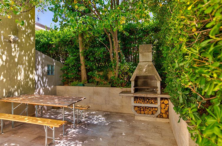 Appartement Irena Apartments prizemlje / HR-10649-01