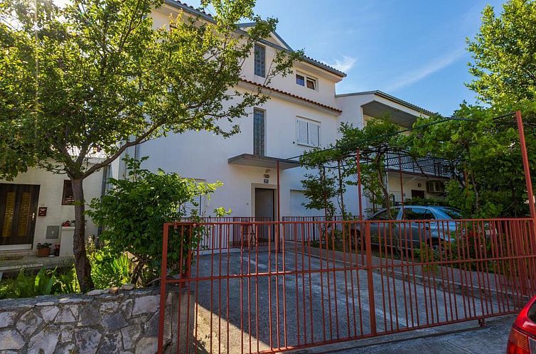 Appartement Irena Apartments 2 kat / HR-10649-02