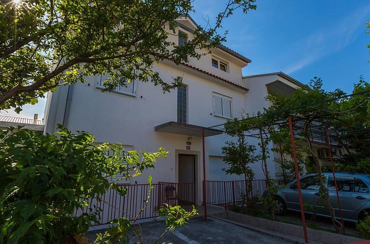 Appartement Irena Apartments 2 kat / HR-10649-02