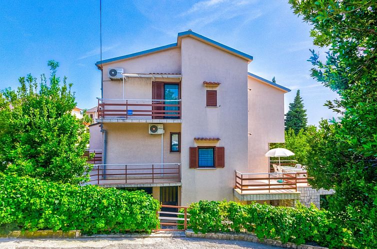 Guest house 1041941 - Apartment Kvarner - Appartement Julia Selce 5 / HR-10406-03