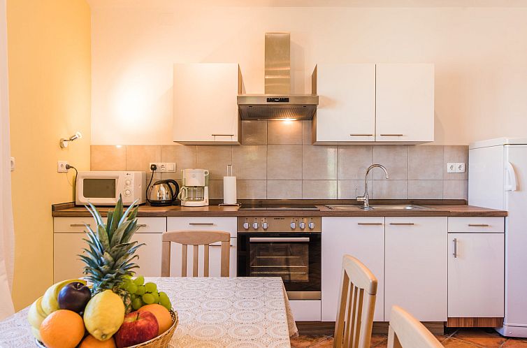 Appartement Irena Apartments 2 kat / HR-10649-02