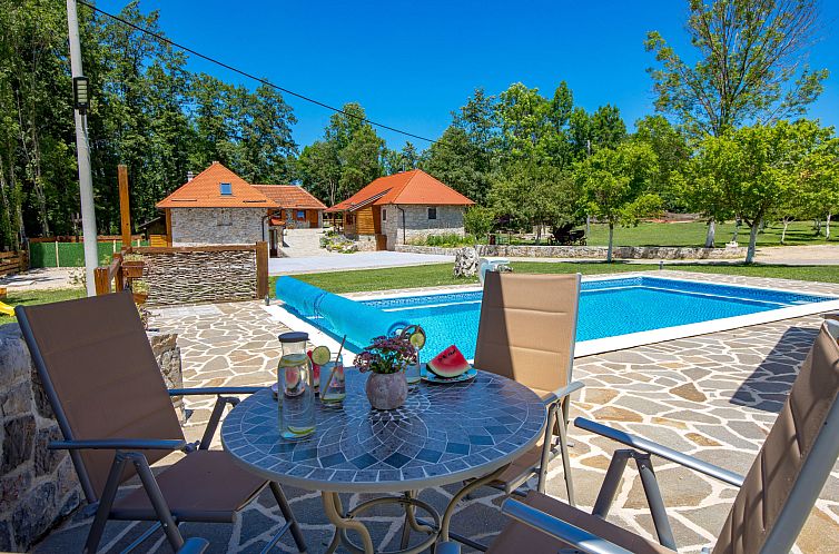 Guest house 10421901 - Holiday property Kvarner - Vakantiehuis Relax Lika