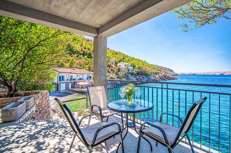 Guest house 10426101 - Apartment Kvarner - Appartement Bajadera