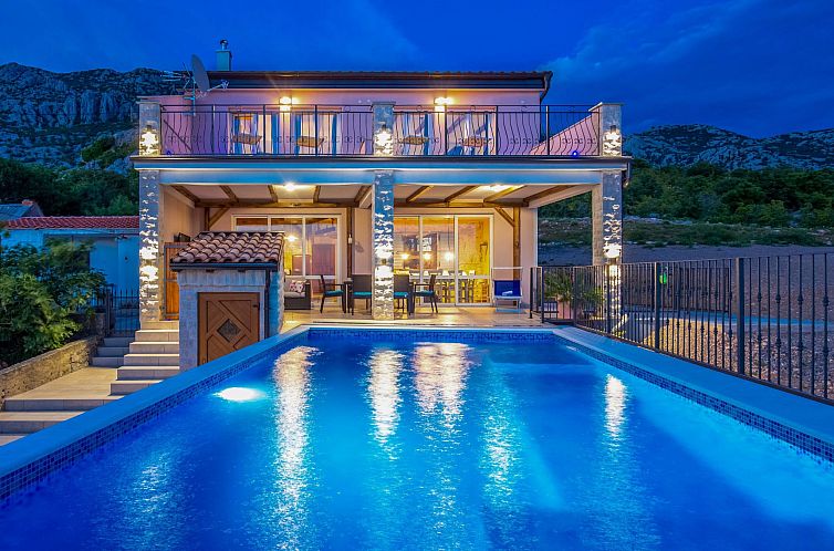 Unterkunft 10426108 - Ferienhaus Kvarner - Vakantiehuis Meerblick Ferienvilla Haus Lucija mit Pool