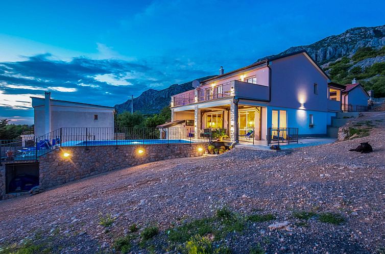 Vakantiehuis Meerblick Ferienvilla Haus Lucija mit Pool