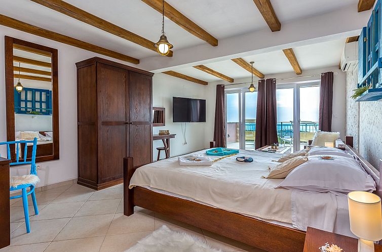 Vakantiehuis Meerblick Ferienvilla Haus Lucija mit Pool