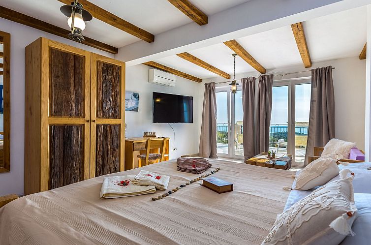 Vakantiehuis Meerblick Ferienvilla Haus Lucija mit Pool